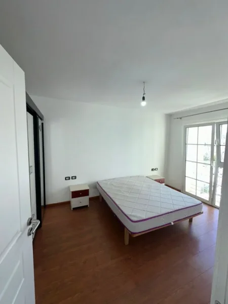 Durres, shitet apartament 2+1+Ballkon , 83 m² 84.000 € (LAGJA 18 SPITALI)