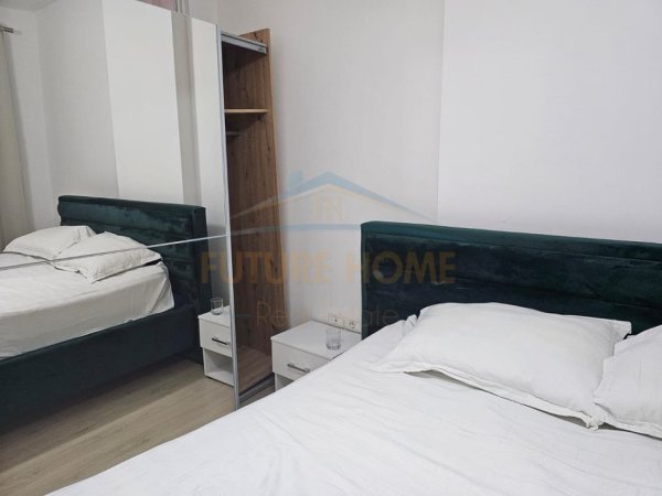 Tirane, jepet me qera apartament 2+1 Kati 3, 90 m² 450 € (Unaza e Re)