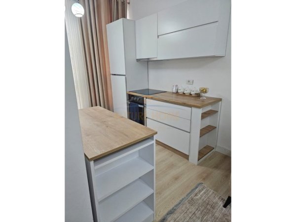 Tirane, jepet me qera apartament 2+1 Kati 3, 90 m² 450 € (Unaza e Re)