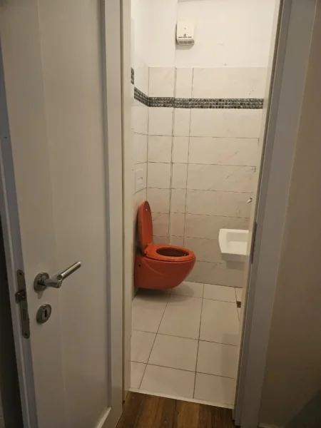 Tirane, jepet me qera apartament 3+1+Aneks+Ballkon Kati 3, 160 m² 550 € (Rruga Oso Kuka)