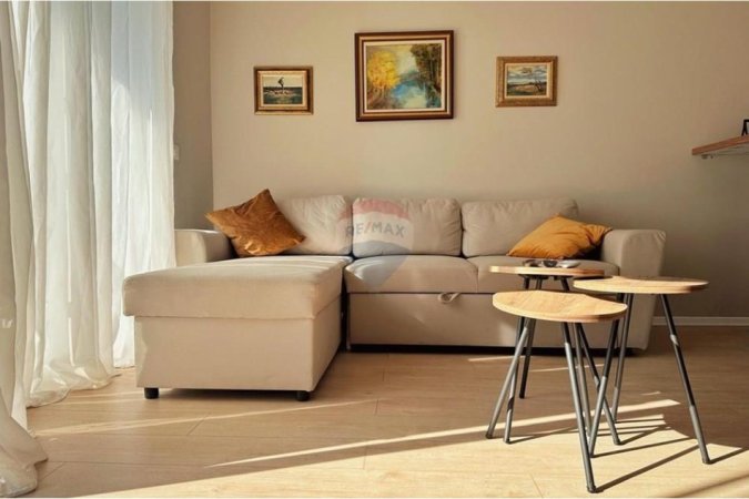 Tirane, jepet me qera apartament 1+1 Kati 4, 70 m² 600 € (Rruga Elbasnit)