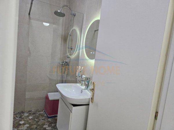 Tirane, jepet me qera apartament 1+1 Kati 3, 90 m² 450 € (Kompleksi Fratari, Unaza e Re, Tiranë.)