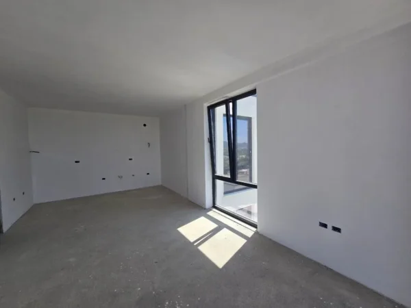 Tirane, shitet apartament 2+1 Kati 3, 112 m² 224.000 € (Liqeni i Farkes)