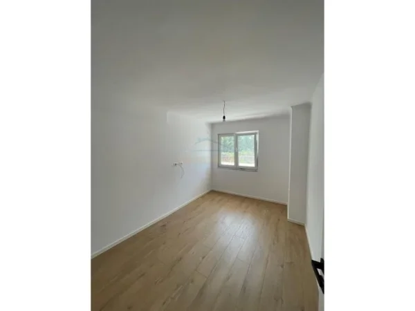 Tirane, shitet apartament 1+1+Ballkon Kati 4, 51 m² 128.000 € (Don Bosko)