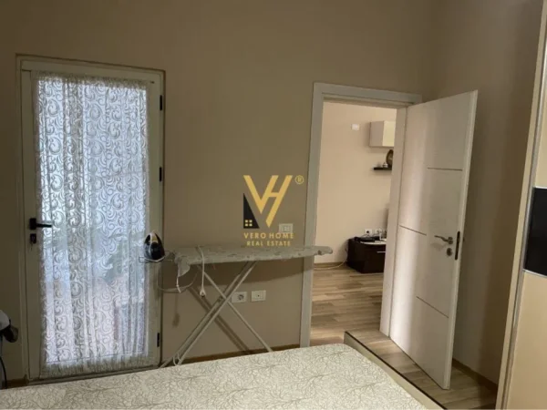 Tirane, jepet me qera apartament 2+1+Ballkon Kati 8, 117 m² 550 € (ASTIR)