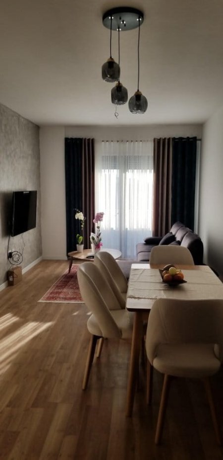 Tirane, jepet me qera apartament 1+1+Ballkon Kati 9, 74 m² 550 € (rruga Feizi Hizmo,)