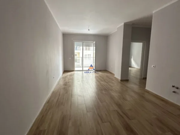 Tirane, shitet apartament 2+1+Ballkon Kati 5, 103 m² 115.000 € (BULEVARDI BLU,QENDER KAMEZ)