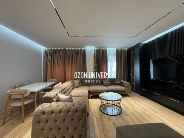 Tirane, jepet me qera apartament 2+1+Ballkon Kati 4, 140 m² 1.200 € (Ring Center, Zogu i Zi)