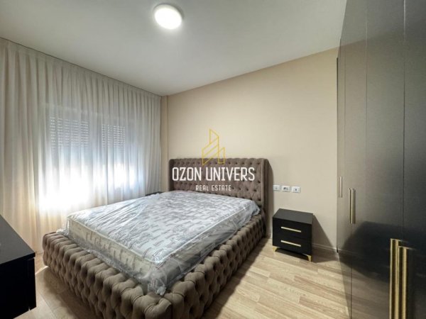 Tirane, jepet me qera apartament 2+1+Ballkon Kati 4, 140 m² 1.200 € (Ring Center, Zogu i Zi)