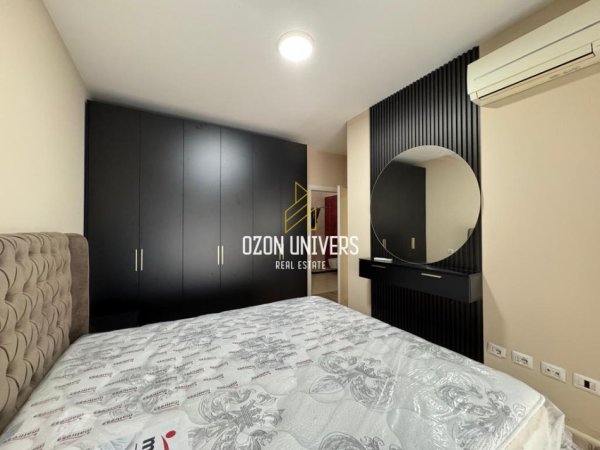 Tirane, jepet me qera apartament 2+1+Ballkon Kati 4, 140 m² 1.200 € (Ring Center, Zogu i Zi)