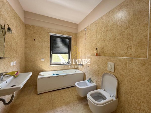 Tirane, jepet me qera apartament 2+1+Ballkon Kati 4, 140 m² 1.200 € (Ring Center, Zogu i Zi)