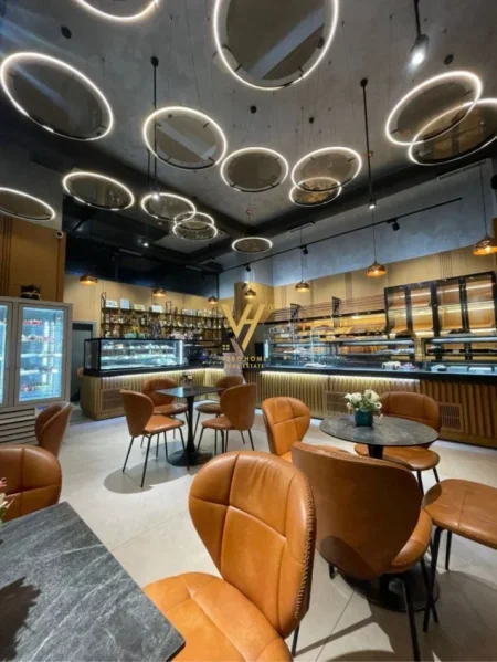 Tirane, jepet me qera ambjent biznesi Kati 0, 120 m² 2.200 € (KINOSTUDIO)