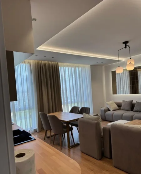 Tirane, jepet me qera apartament 1+1+Ballkon Kati 6, 76 m² 700 € (BULEVARDI I RI)