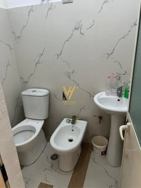 Tirane, jepet me qera ambjent biznesi Kati 1, 160 m² 600 € (KODRA E PRIFTIT)