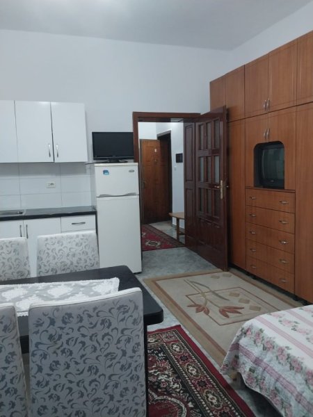 Tirane, shes, garsonier ($43 m2) me verande (25 m2) Kati 1, Rruga e Dibres, 70 000 euro