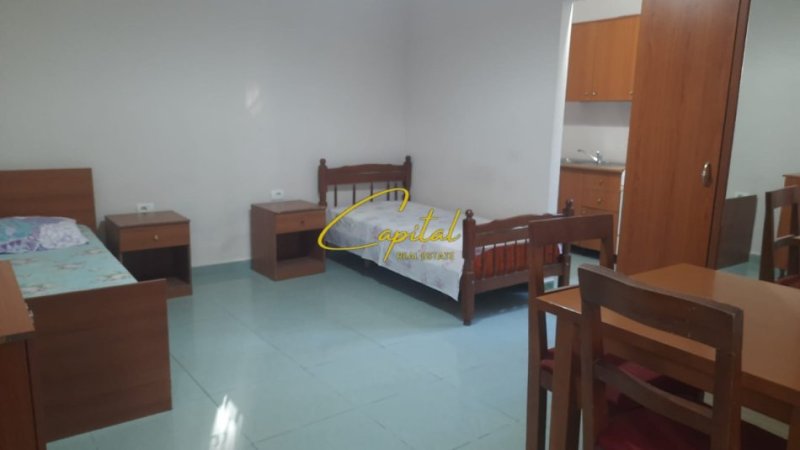 Tirane, jepet me qera garsonier 1+1 Kati 1, 30 m² 350 € (RRUGA E BOGDANEVE)
