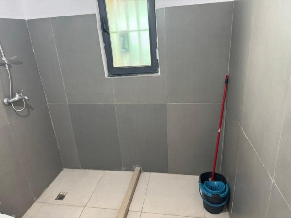 Tirane, jepet me qera shtepi 1+1 Kati 1, 55 m² 350 € 