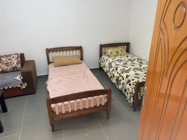Tirane, jepet me qera shtepi 1+1 Kati 1, 55 m² 350 € 