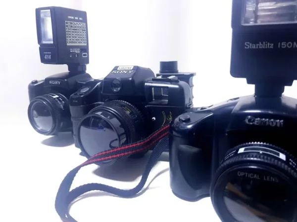 Lushnje, shes Aparate Fotografik . 13 mij lek te vjetra (secili)