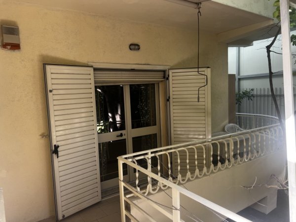Tirane, jepet me qera apartament 1+1+Ballkon Kati 2, 45 m² 450 € 