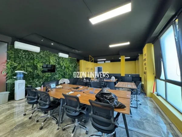 Tirane, jepet me qera ambjent biznesi Kati 2, 400 m² 4.000 € (Astir)