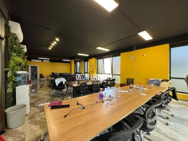 Tirane, jepet me qera ambjent biznesi Kati 2, 400 m² 4.000 € (Astir)