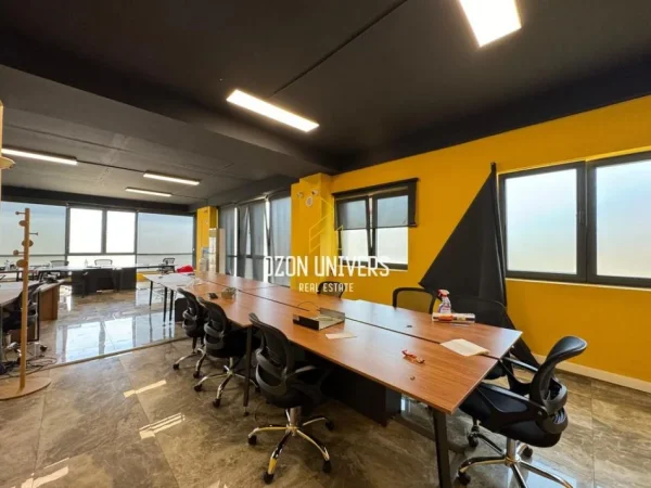 Tirane, jepet me qera ambjent biznesi Kati 2, 400 m² 4.000 € (Astir)