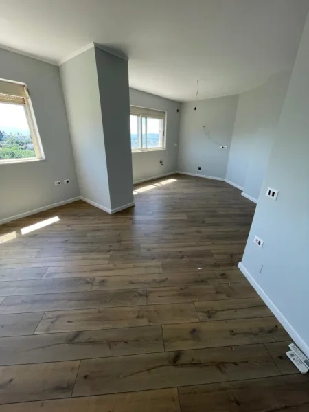 Tirane, shitet apartament 2+1+Aneks+Ballkon Kati 4, 124 m² 124.000 € (Rruga Muhamet Deliu)