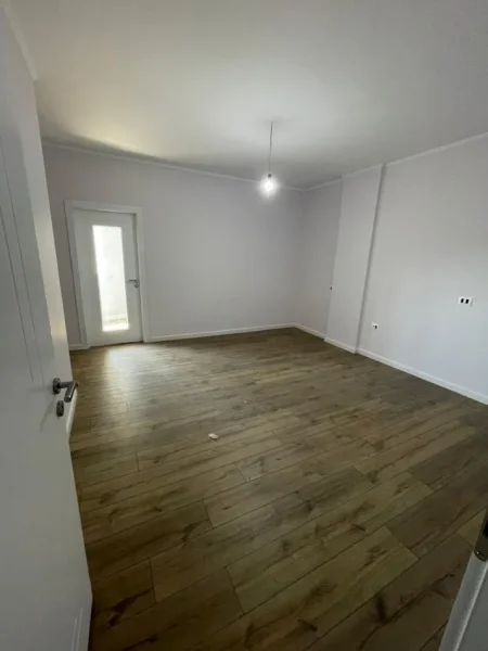 Tirane, shitet apartament 2+1+Aneks+Ballkon Kati 4, 124 m² 124.000 € (Rruga Muhamet Deliu)