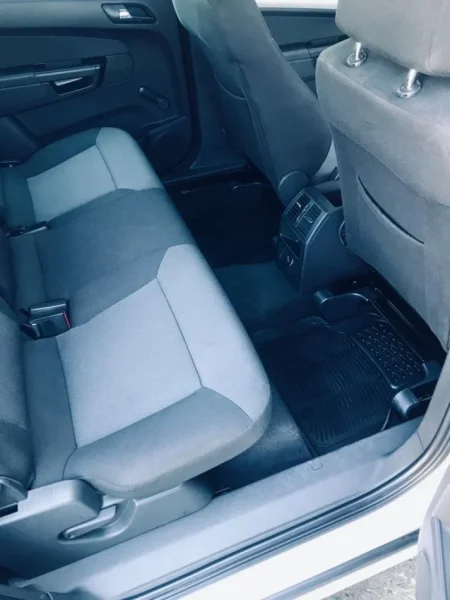 Kurbin, shes Opel Zafira me dokumenta dhe sherbime te kryera 2800 Euro i diskutueshem Benzin+Gaz, gri metalizato manuale Klima 245.000 km