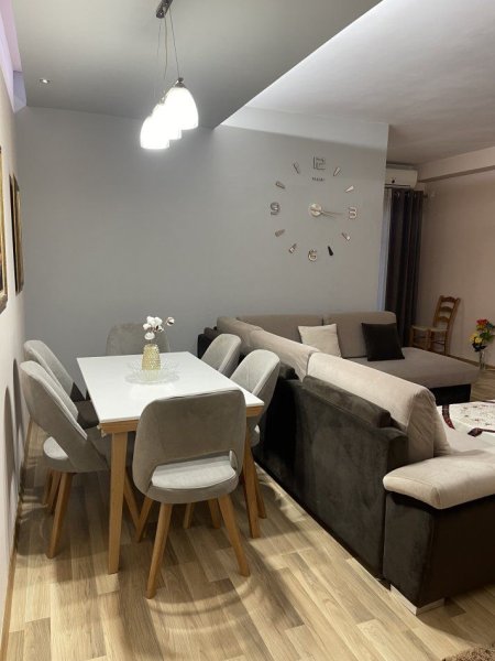 Tirane, jepet me qera apartament 2+1+Ballkon Kati 8, 114 m² 550 € (ASTIR)
