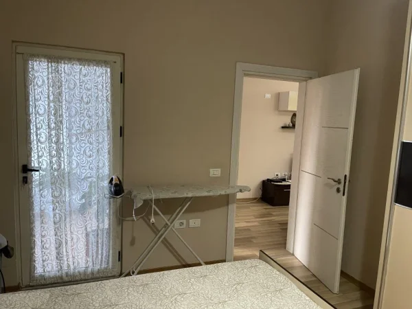 Tirane, jepet me qera apartament 2+1+Ballkon Kati 8, 114 m² 550 € (ASTIR)