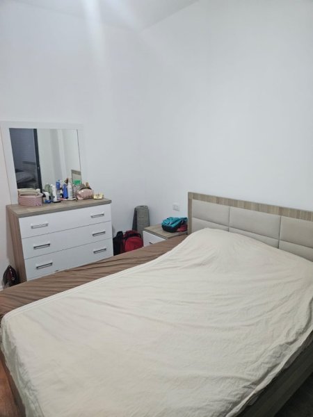 Tirane, jepet me qera apartament 1+1+Ballkon Kati 8, 70 m² 550 € (Rruga Kongresi i Manastirit)