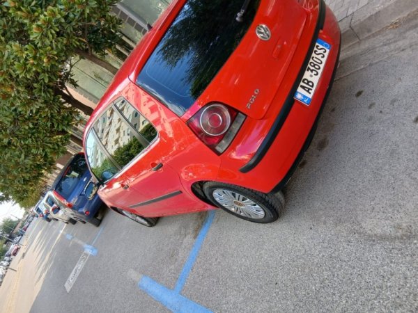Elbasan, shes makine VOLKSWAGWN POLO 1.2 BENZIN VITI 2008 Benzin, e kuqe manuale Kondicioner 168.000 km