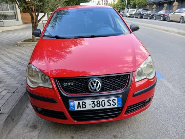 Elbasan, shes makine VOLKSWAGWN POLO 1.2 BENZIN VITI 2008 Benzin, e kuqe manuale Kondicioner 168.000 km