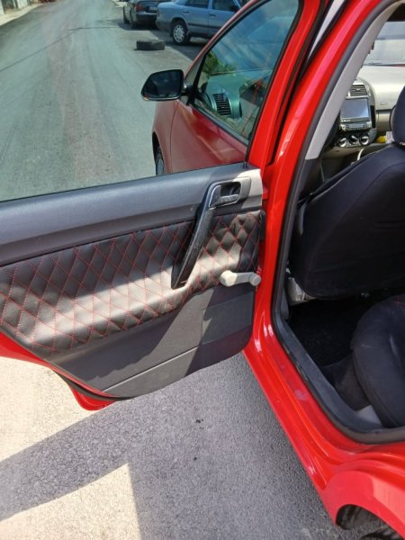 Elbasan, shes makine VOLKSWAGWN POLO 1.2 BENZIN VITI 2008 Benzin, e kuqe manuale Kondicioner 168.000 km