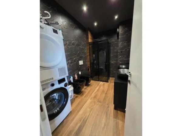 Tirane, shitet apartament+verande | Penthouse 2+1 Kati 6, 231 m² 500.000 € (Ali Demi)