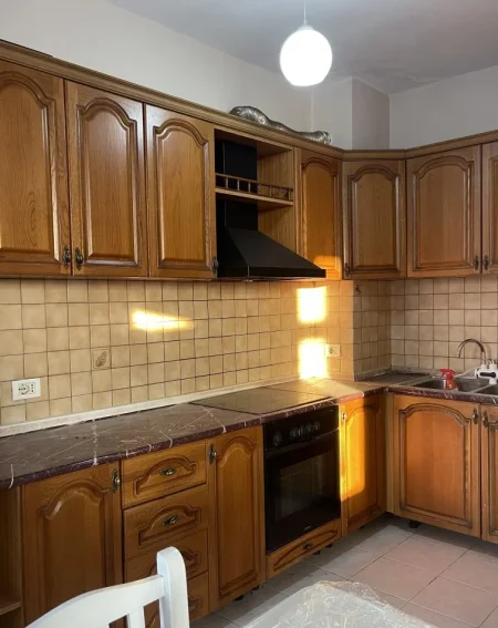 Tirane, shitet apartament 2+1+Ballkon Kati 10, 67 m² 110.000 € 