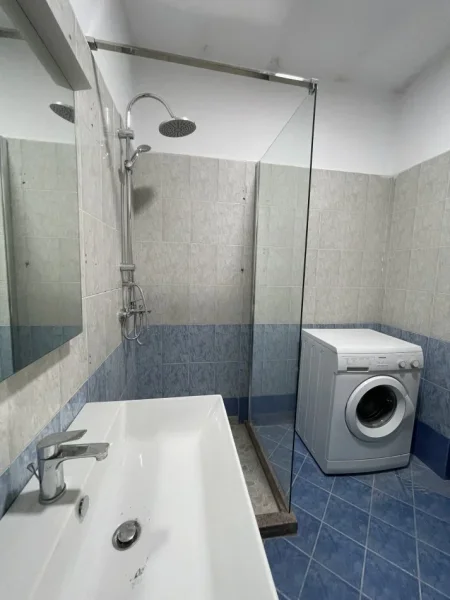Tirane, shitet apartament 2+1+Ballkon Kati 10, 67 m² 110.000 € 