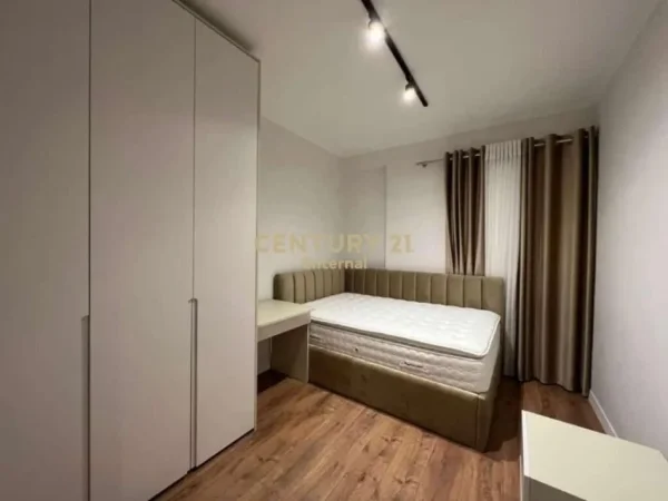 Tirane, jepet me qera apartament 2+1+Aneks+Ballkon Kati 3, 120 m² 800 € (Kodra e Diellit)