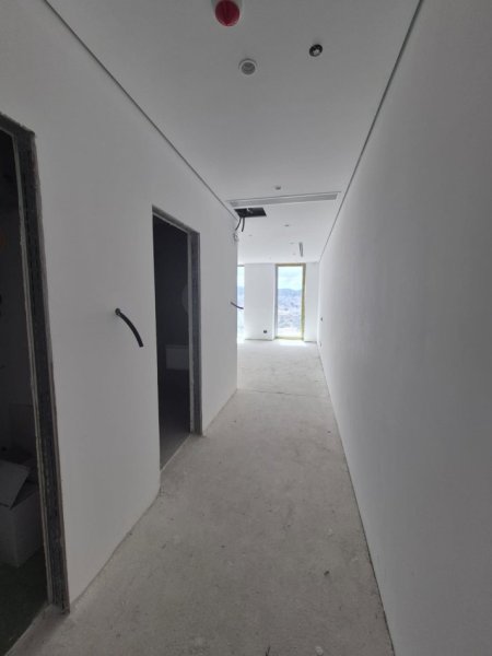 Tirane, jepet me qera zyre Kati 20, 176 m² 3.000 € (Downtown One)