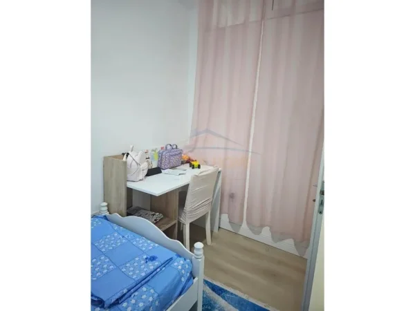 Tirane, jepet me qera apartament 2+1 Kati 3, 90 m² 450 € (KOMPLEKSI FRATARI)