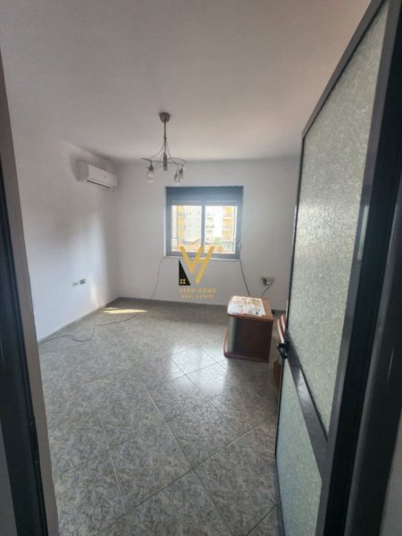 Tirane, shitet apartament 1+1+Ballkon Kati 3, 54 m² 107.000 € (ALI DEMI)