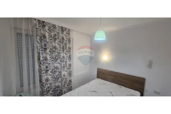 Tirane, jepet me qera apartament 1+1 Kati 3, 46 m² 600 € (Sheshi Willson)