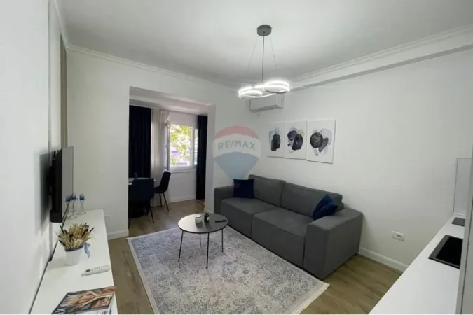 Tirane, jepet me qera apartament 1+1 Kati 2, 43 m² 600 € (Rruga Muhamet Gjollesha)