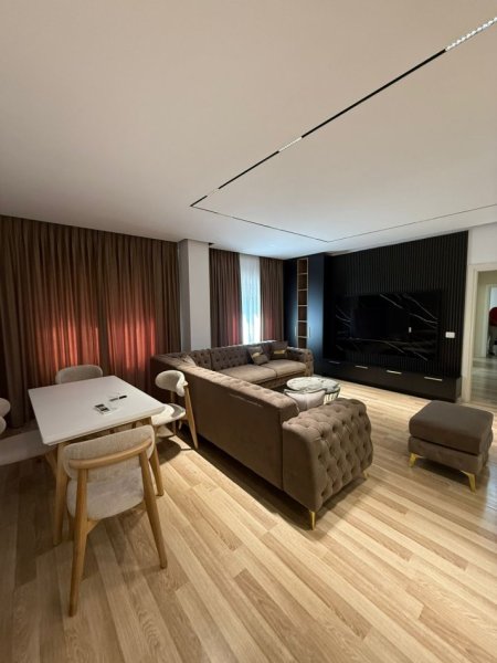 Tirane, jepet me qera apartament 2+1+Ballkon Kati 4, 130 m² 1.200 € (Ring Center)
