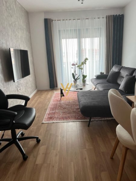 Tirane, jepet me qera apartament 1+1+Ballkon Kati 9, 70 m² 550 € (UNAZA E RE)