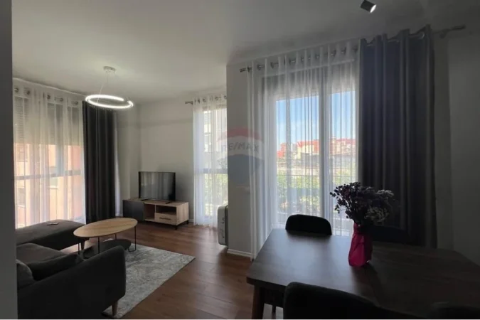 Tirane, shitet apartament 2+1+Ballkon , 110 m² 195.000 € 