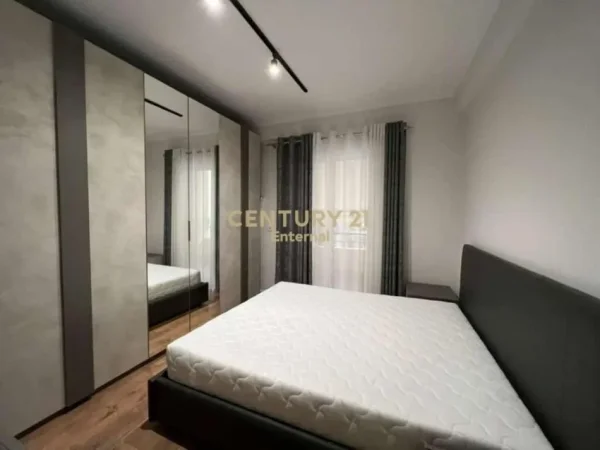Tirane, jepet me qera apartament 2+1 Kati 3, 120 m² 800 € (Kodra e Diellit)