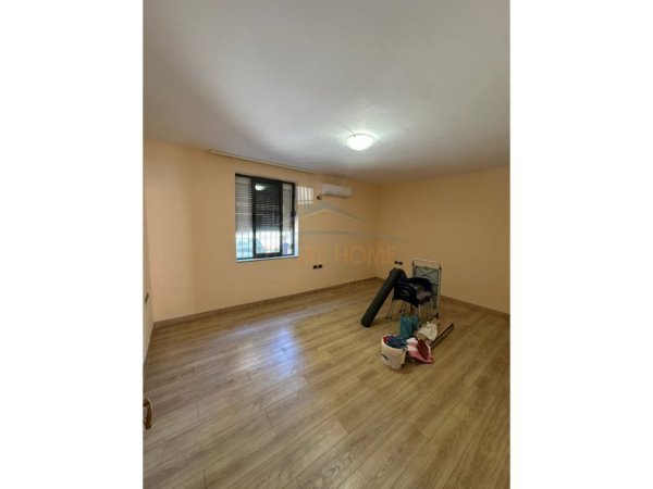 Tirane, jepet me qera apartament 1+1 Kati 0, 62 m² 450 € 